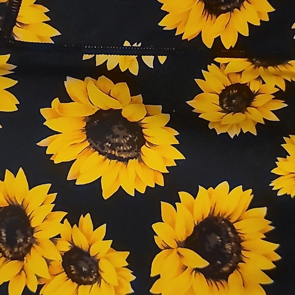 CVG ~ Constantly Varied Gear Sunflowers 🌻 Capri Large - Picture 2 of 4